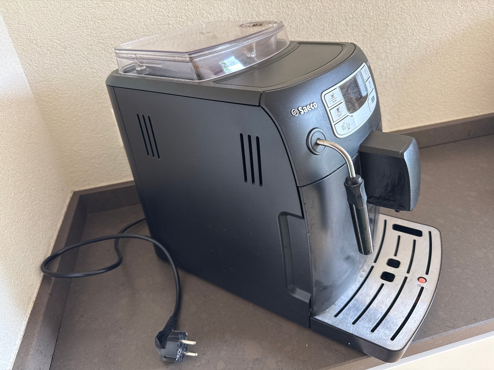 Saeco Intelia volautomatische espressomachine, Ophalen, Afneembaar waterreservoir, Gebruikt, Espresso apparaat