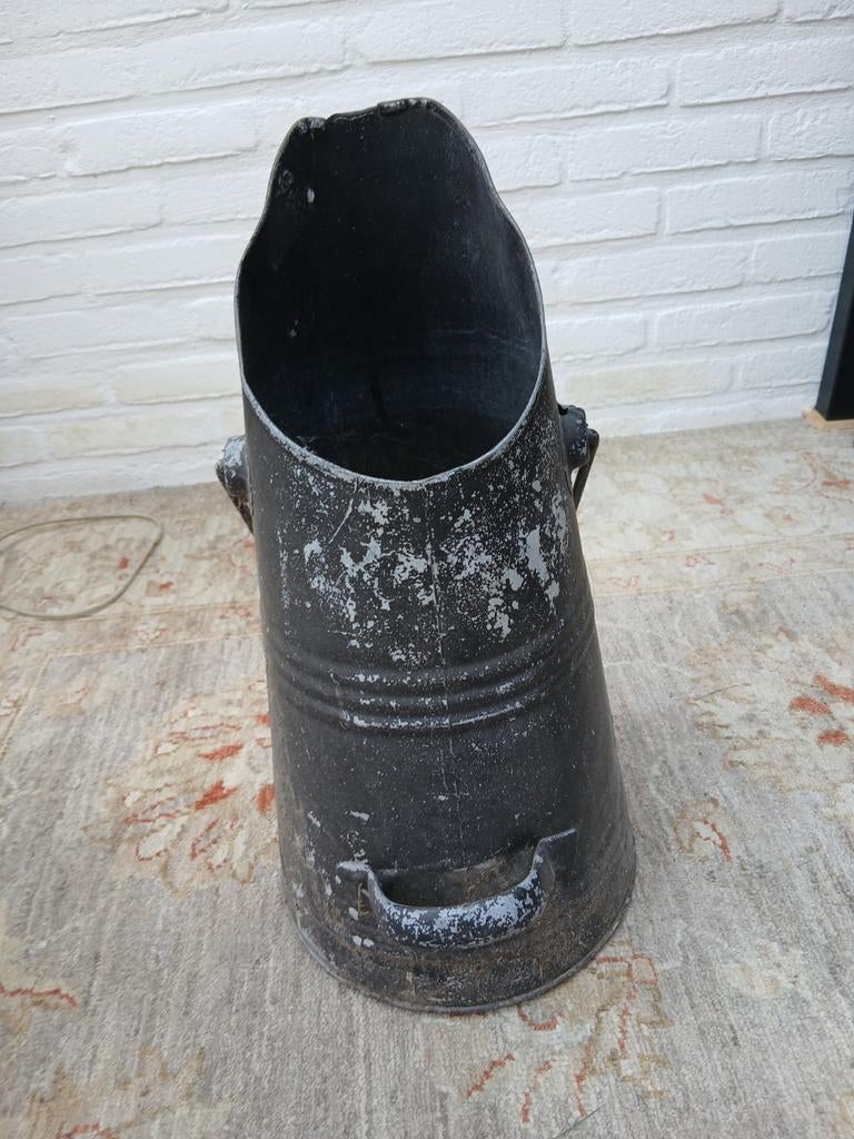 Antieke kolenkit / kolenemmer, Ophalen
