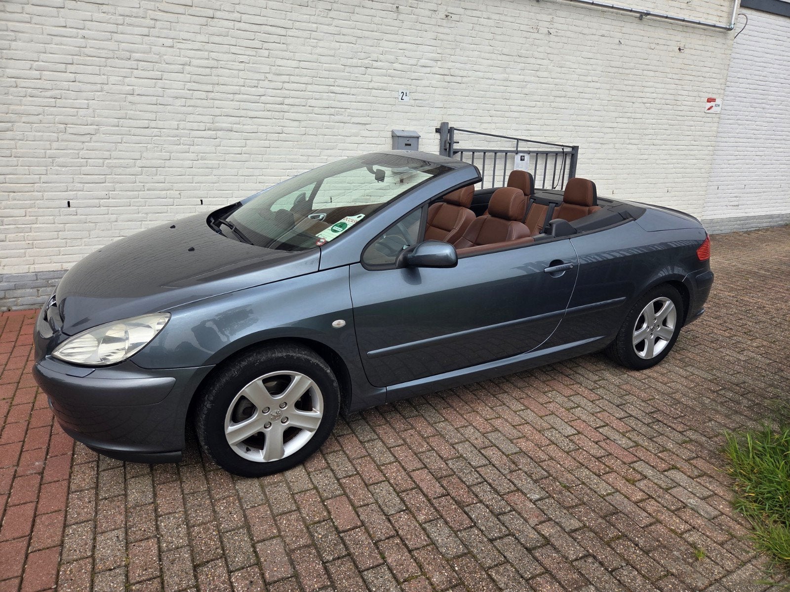 Peugeot 307 2.0 16V cabrio nieuwe apk bij aflevering, Auto's, Voorwielaandrijving, Euro 5, 4 cilinders, Cabriolet