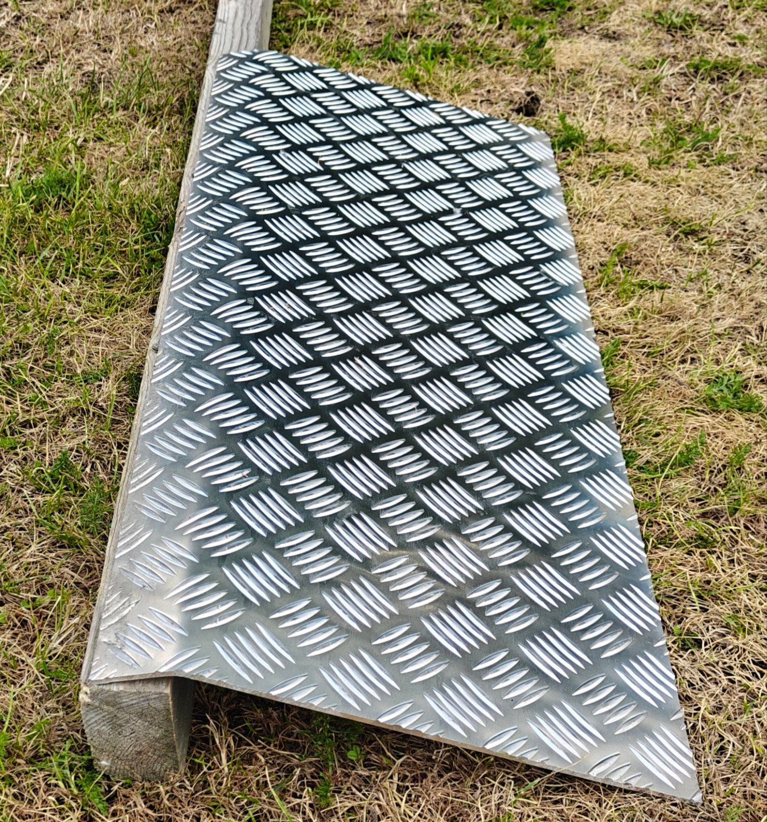 Aluminium drempelhulp traanplaat - 90x35 cm - Gebruikt, Auto-onderdelen, Ophalen of Verzenden, Gebruikt, Voor, Spatbord
