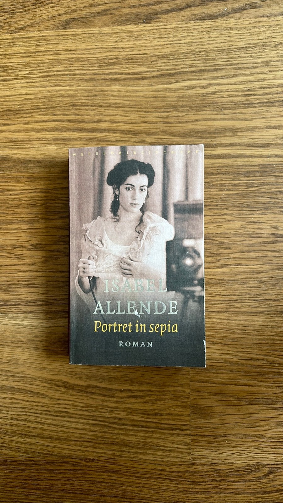 Isabel Allende - Portret in sepia (Roman), Boeken, Ophalen of Verzenden, Gelezen, Europa overig