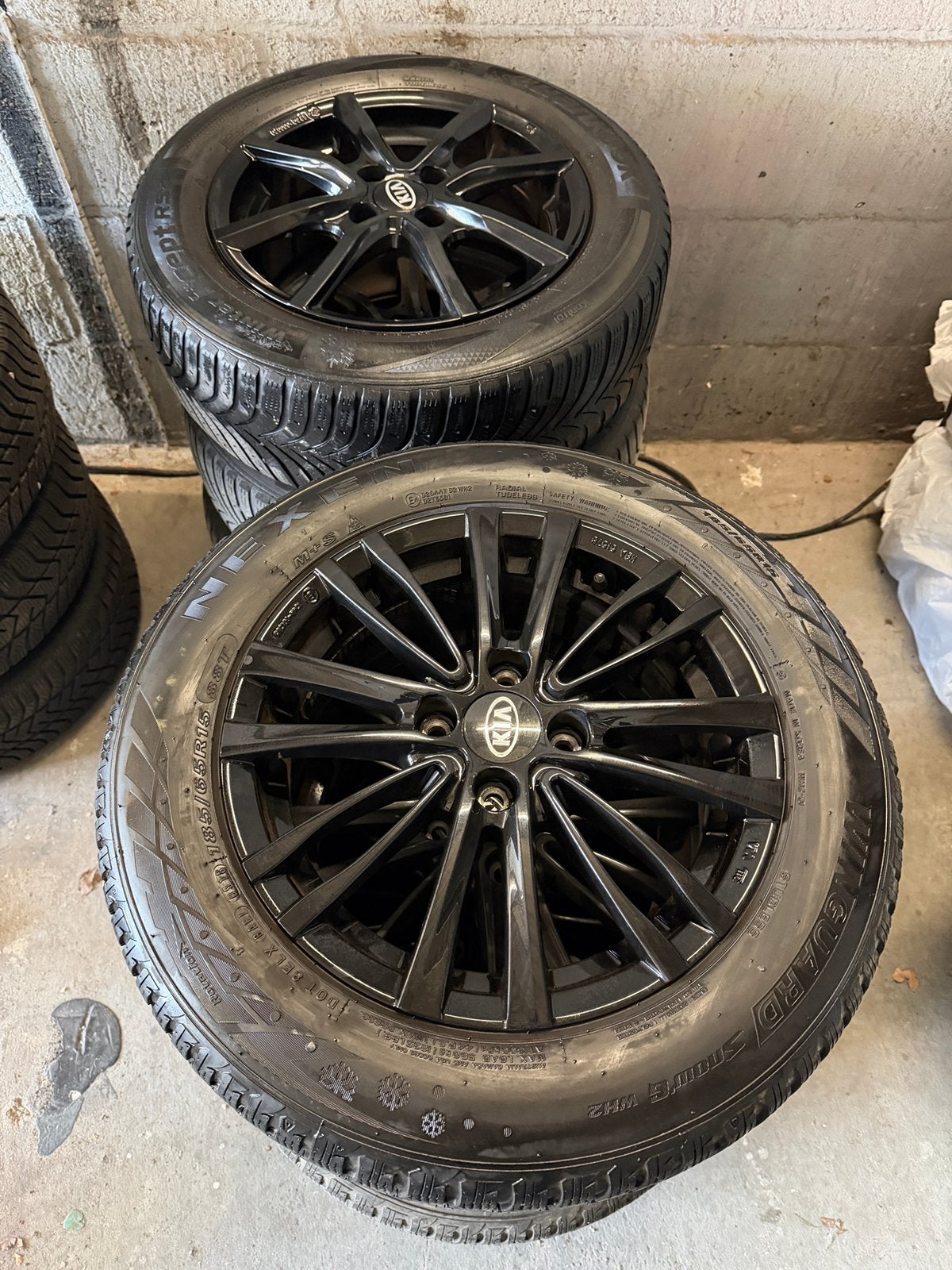 2 x set winterbanden Kia Rio originele velgen, Ophalen, Gebruikt, 15 inch, Banden en Velgen