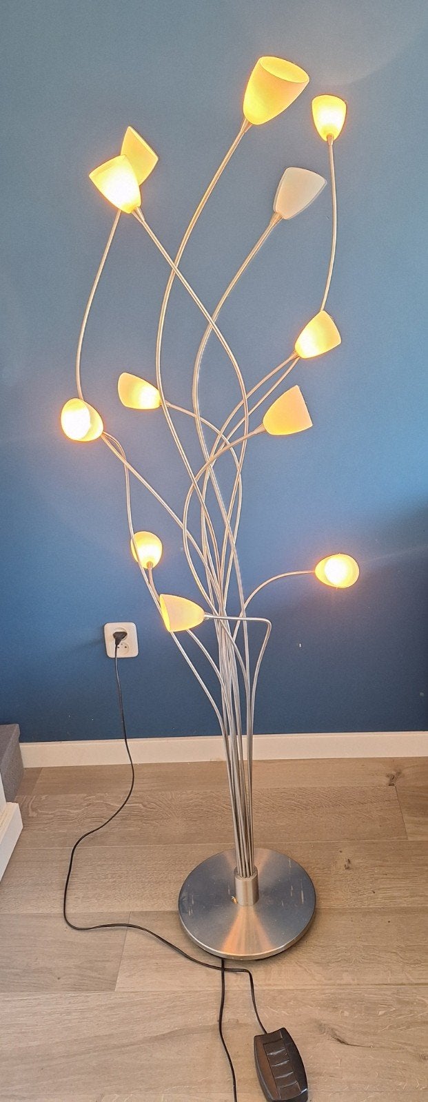 Staande lamp / vloerlamp met melkglas kelkjes, Huis en Inrichting, Lampen | Vloerlampen, 150 tot 200 cm, Ophalen of Verzenden