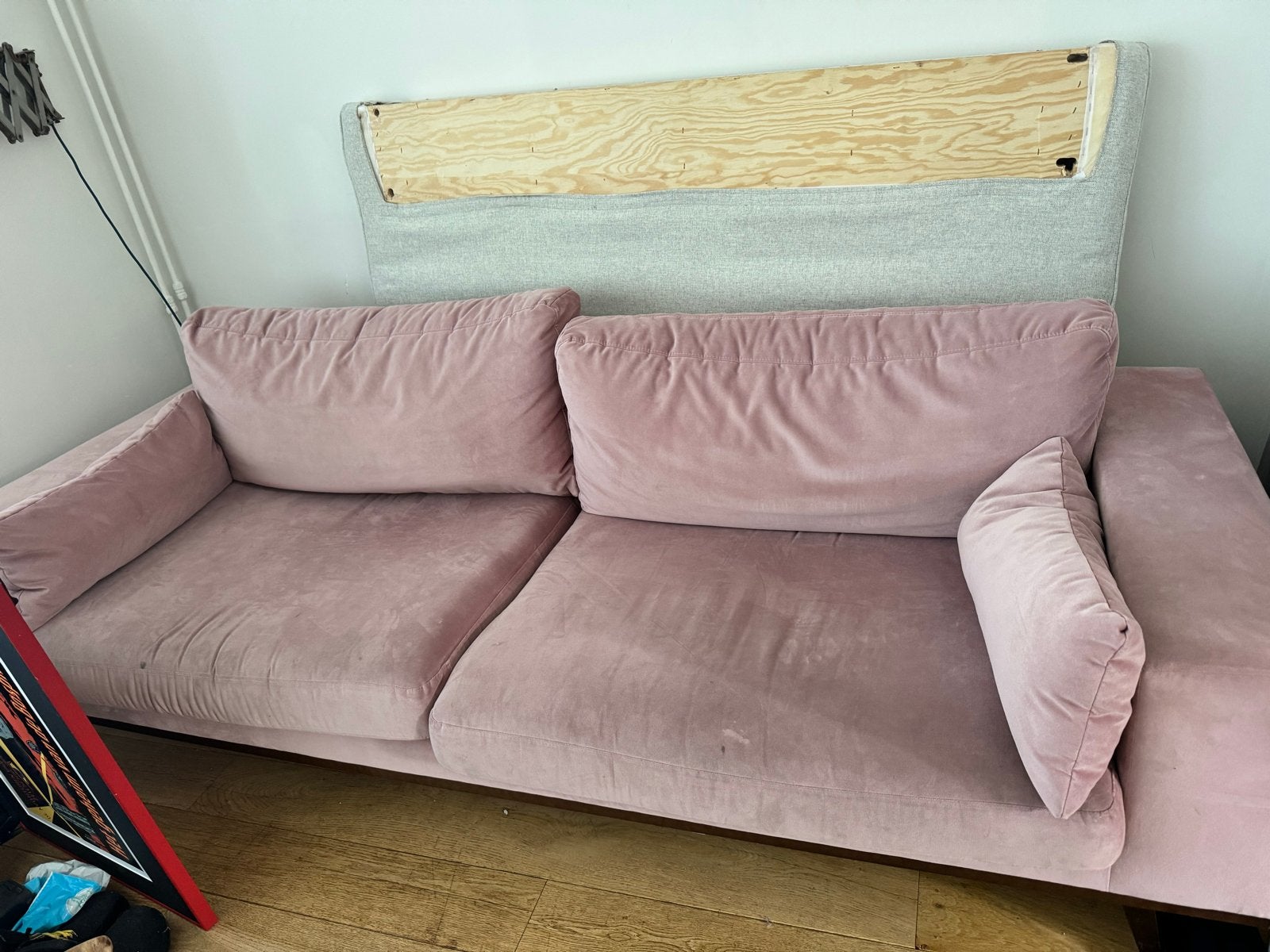 GRATIS: Oudroze velours bank (240x90cm) in Sneek, Huis en Inrichting, Ophalen, Gebruikt, Driepersoons, 75 tot 100 cm