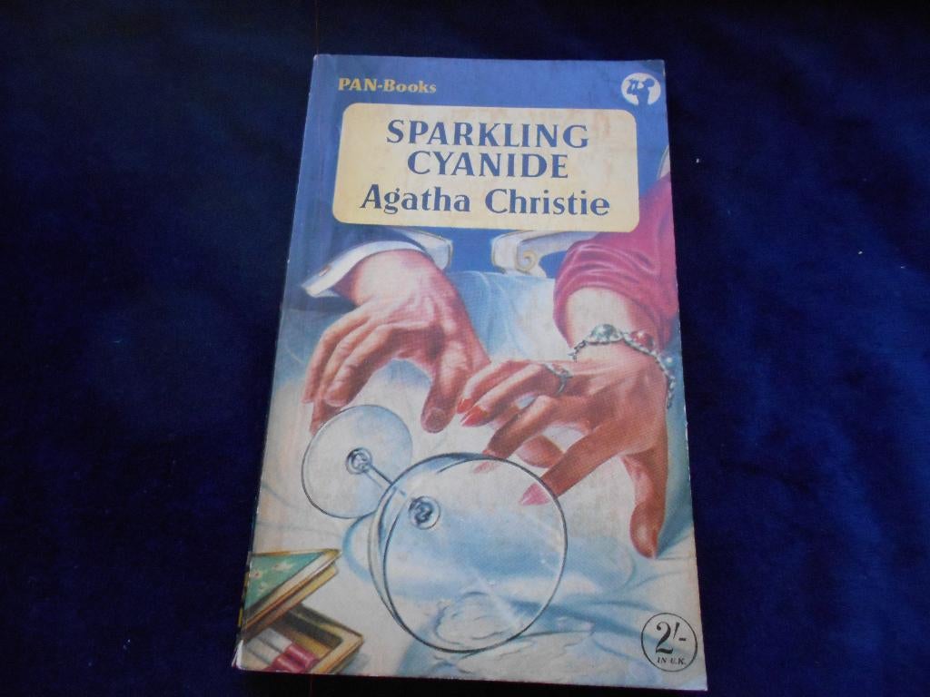 Agatha Christie: Sparkling Cyanide, nr. 45, nu 4,95., Ophalen of Verzenden, Gelezen