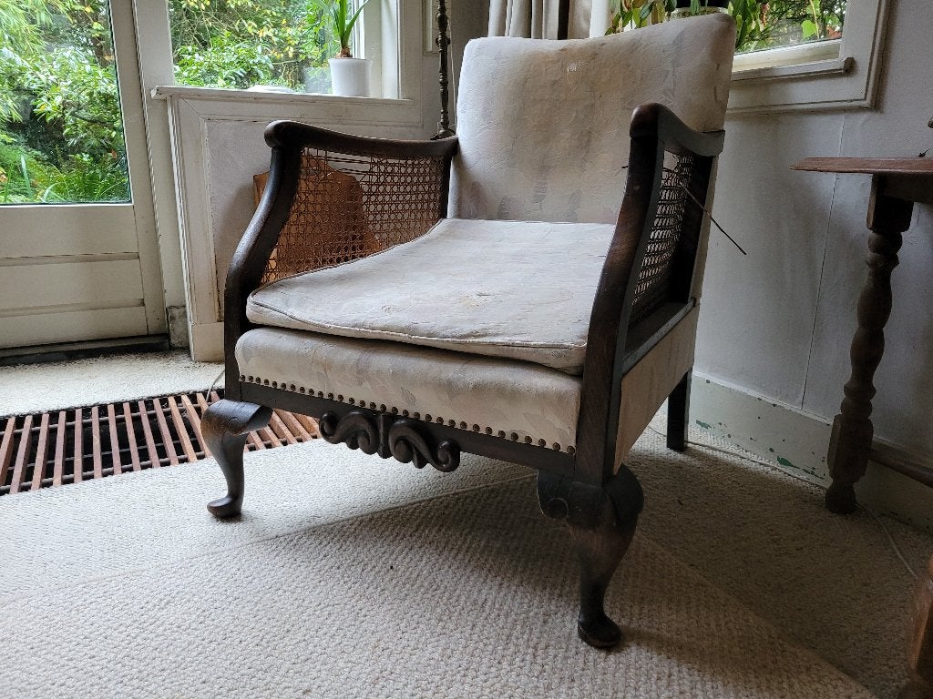 Antiek houten fauteuil, Ophalen