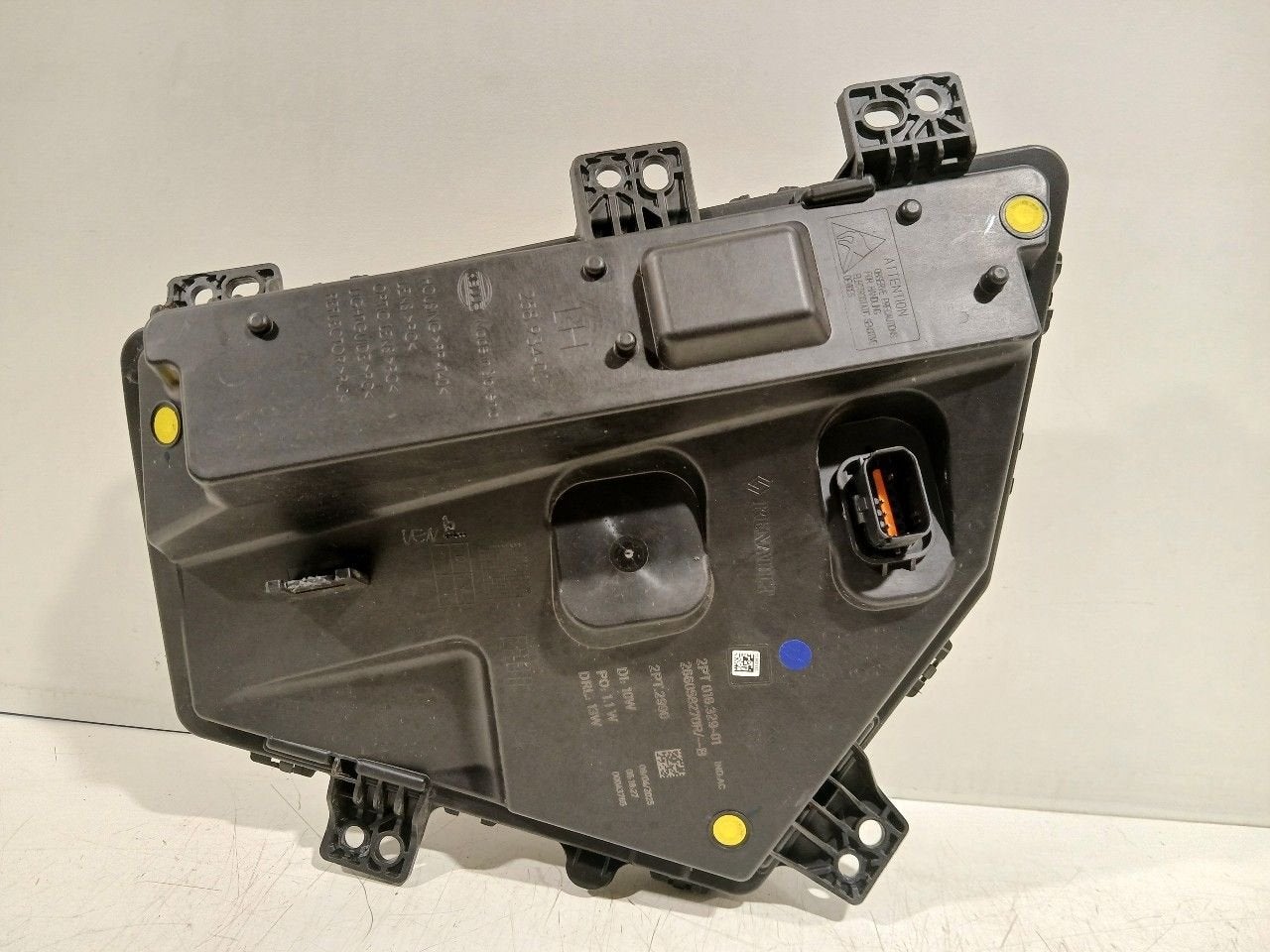 Dagrijverlichting links voor Renault Scenic, Onderdelen@venauto.nl, Van der Ven Autorecycling B.V., Gebruikt, Ettenseweg 76, 4706 PB Roosendaal, The Netherlands
