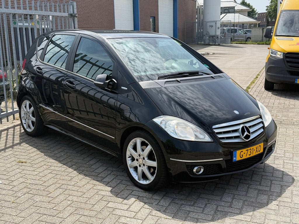 Mercedes-Benz A-klasse 200 Turbo Avantgarde 193PK 5DEURS! NA, Auto's, Gebruikt, Zwart, 4 cilinders, Leder en Stof