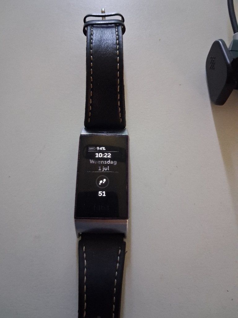 Fitbit Charge 4, Sieraden, Tassen en Uiterlijk, Activity trackers, Gebruikt, Android, Zwart, Ophalen of Verzenden