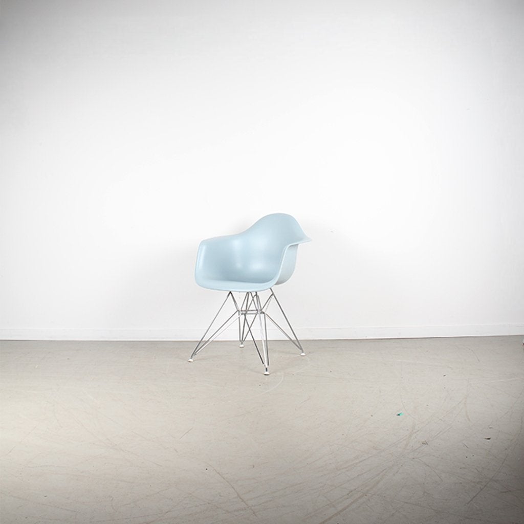 1x Vitra Eames DAR Kuipstoel Baby Blue – Chroom, Niet ingevuld, Kunststof, Niet ingevuld, Ophalen of Verzenden