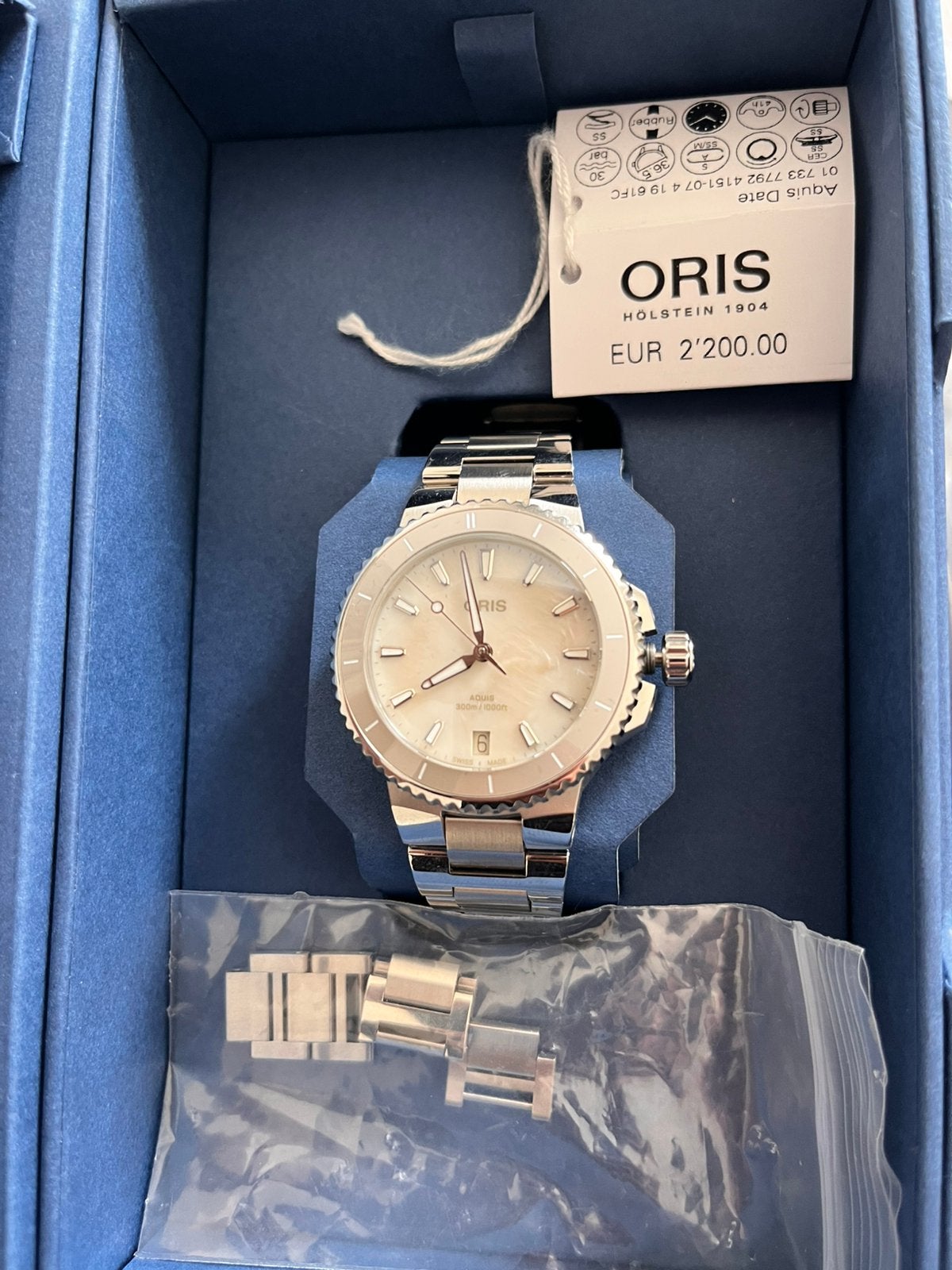 Oris Aquis Date Ladies 36.50 mm Mother of Pearl, Staal, Staal, Oris, Oris