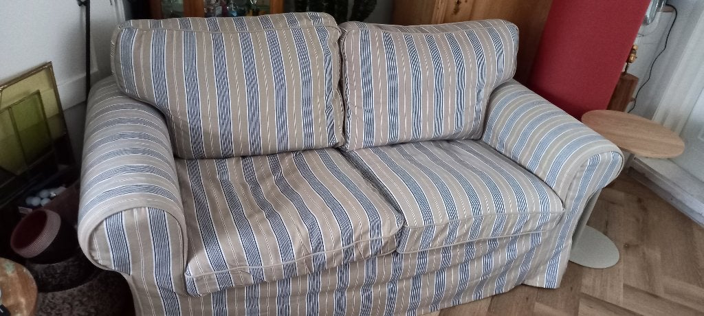 Ikea bank met poef. En exstra hoes., Ophalen, Hout, 150 tot 200 cm, 75 tot 100 cm