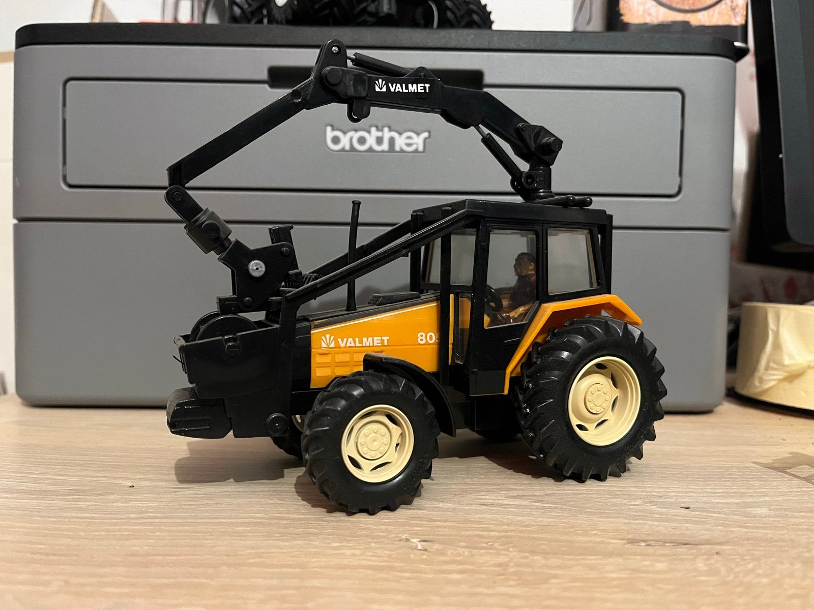 Valmet 805 Britains 1:32 model tractor, Ophalen of Verzenden, Gebruikt