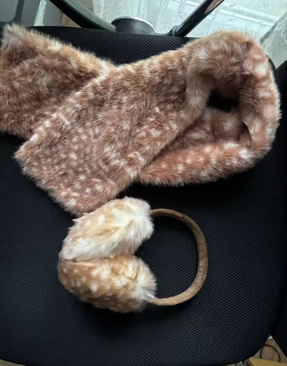 Bambi faux fur sjaal - Nieuw, Ophalen of Verzenden, Zo goed als nieuw, Maat 38/40 (M), Sjaal