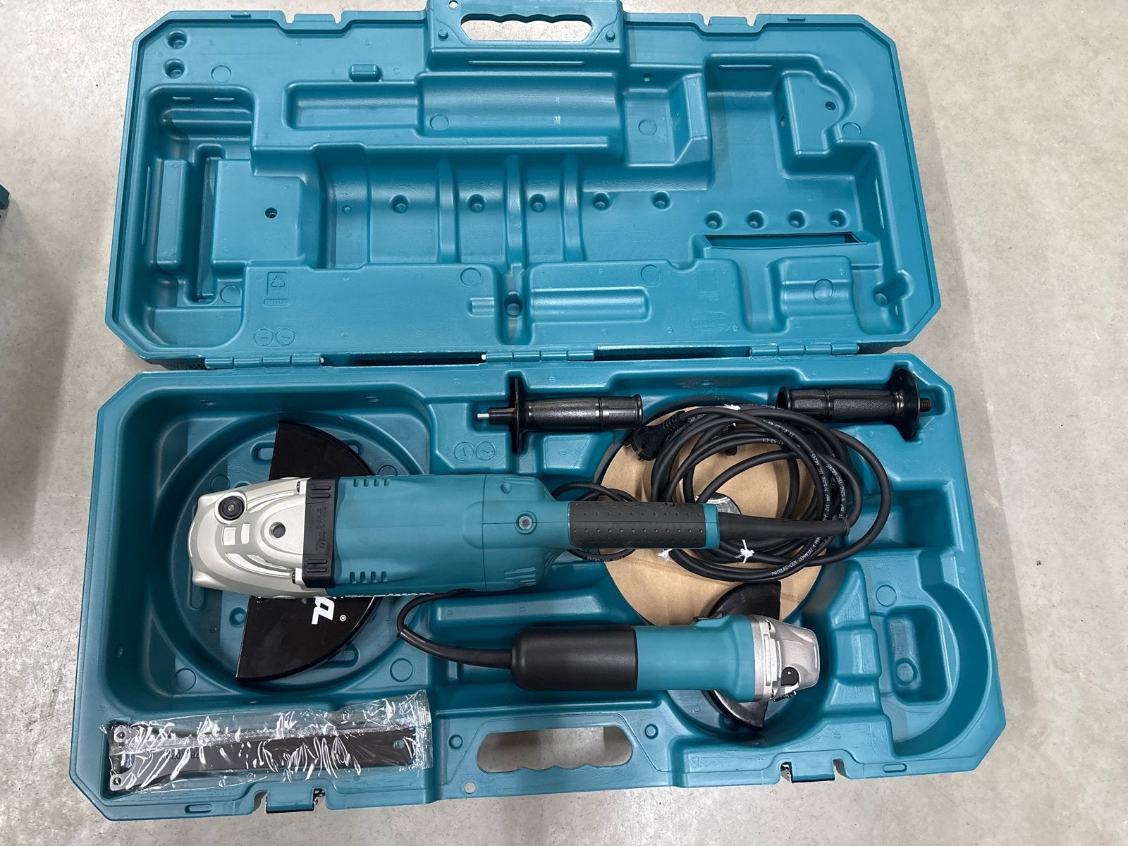 Makita DK0054X1 Haakse slijper combiset (2200W/840W), Ophalen, Nieuw, 1000 watt of meer, Haakse handslijpmachine