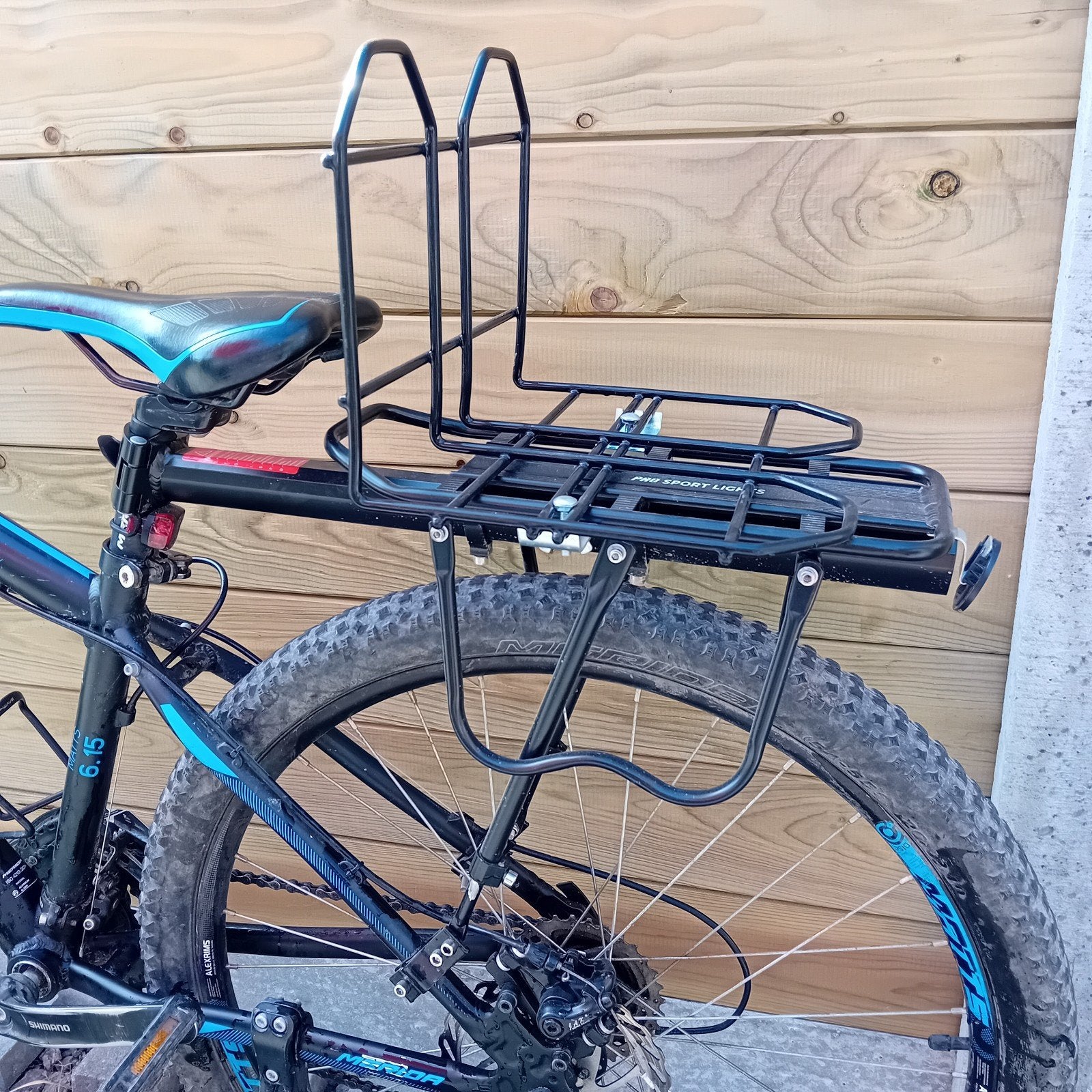 Bagagedrager met schooltasrek (1 jaar oud) + reflector, Fietsen en Brommers, Fietsaccessoires | Bagagedragers, Ophalen, Zo goed als nieuw