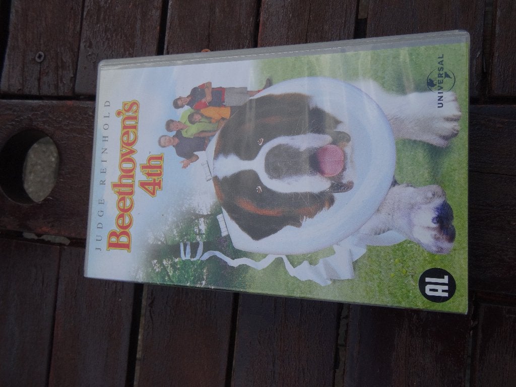 videoband Beethhoven's 4th AL engels gesproken, nederlands, Cd's en Dvd's, Gebruikt, Alle leeftijden, Kinderprogramma of -film