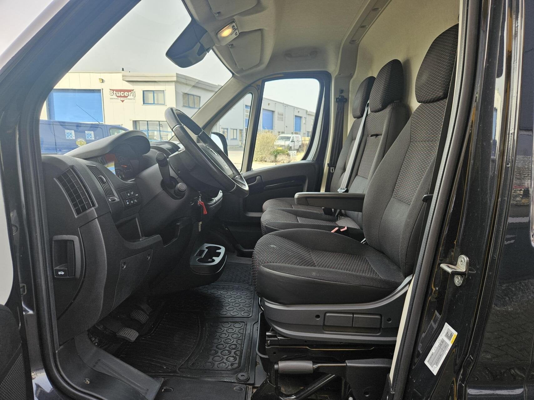 Opel Movano 2.2D L2H2 Airco Camera Trekhaak 3000 kg trekgew, Voorwielaandrijving, Gebruikt, Euro 6, 3000 kg