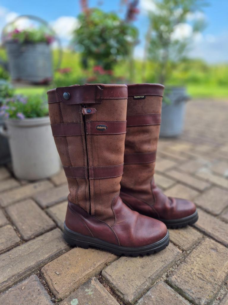Dubarry laarzen maat 39 voor brede kuit, zeer goede staat, Kleding | Dames, Schoenen, Dubarry, Hoge laarzen, Bruin, Ophalen of Verzenden