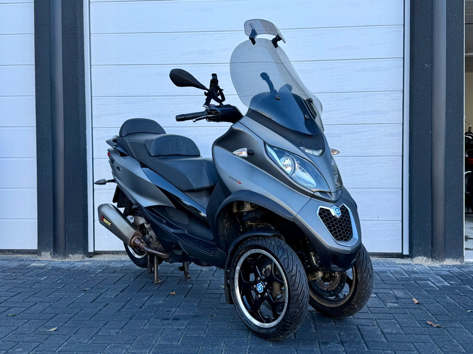 Piaggio MP3 500 Sport | 2015 | Akrapoviç, Scooter, ABS, Particulier, Automaat