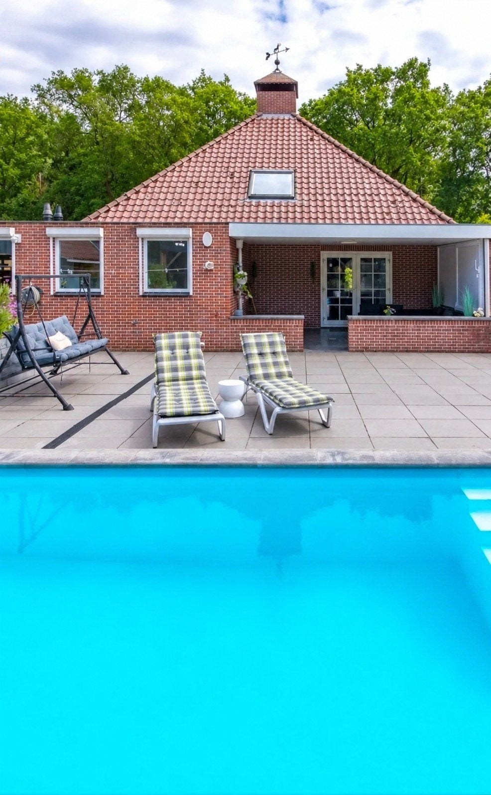 Vrijstaand huis 193m2, zwembad, bos, airco, camerasysteem, Huizen en Kamers, Huizen te koop, 1000 tot 1500 m², 5 kamers, Vrijstaande woning