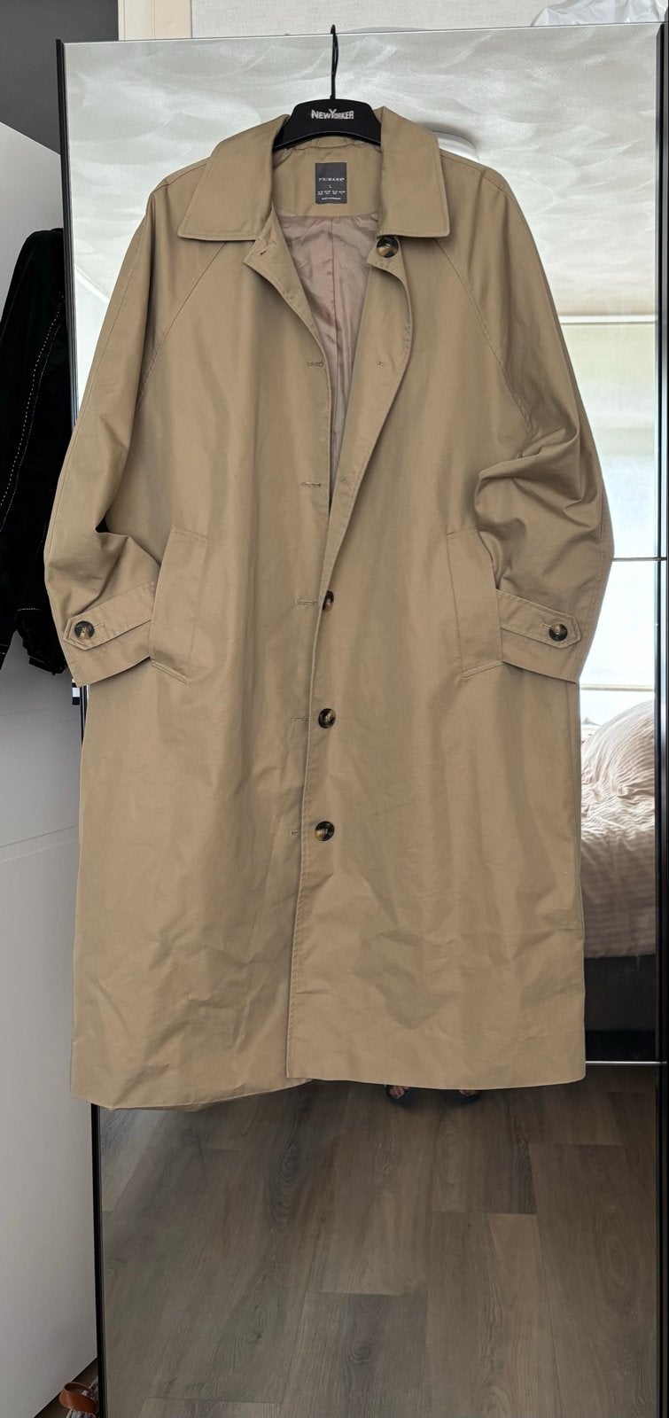 Primark oversized trenchcoat - Zo goed als nieuw, Ophalen of Verzenden, Zo goed als nieuw, Maat 46/48 (XL) of groter, Beige