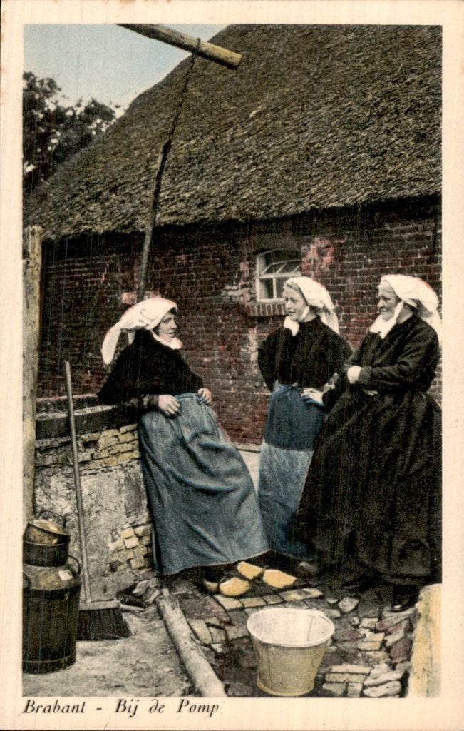 Brabant - Bij de Pomp - Drie vrouwen, Ophalen of Verzenden, Voor 1920, Ongelopen, Noord-Brabant