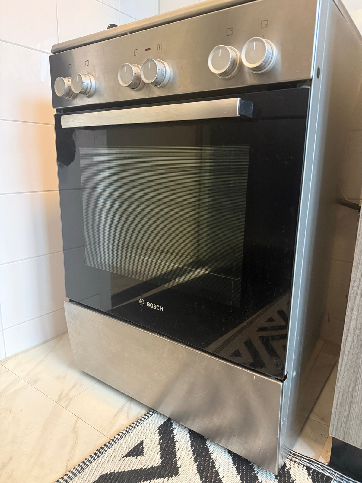 Bosch Vrijstaand Gasfornuis met Oven, Witgoed en Apparatuur, Fornuizen, 60 cm of meer, Zo goed als nieuw, Gas, Vrijstaand