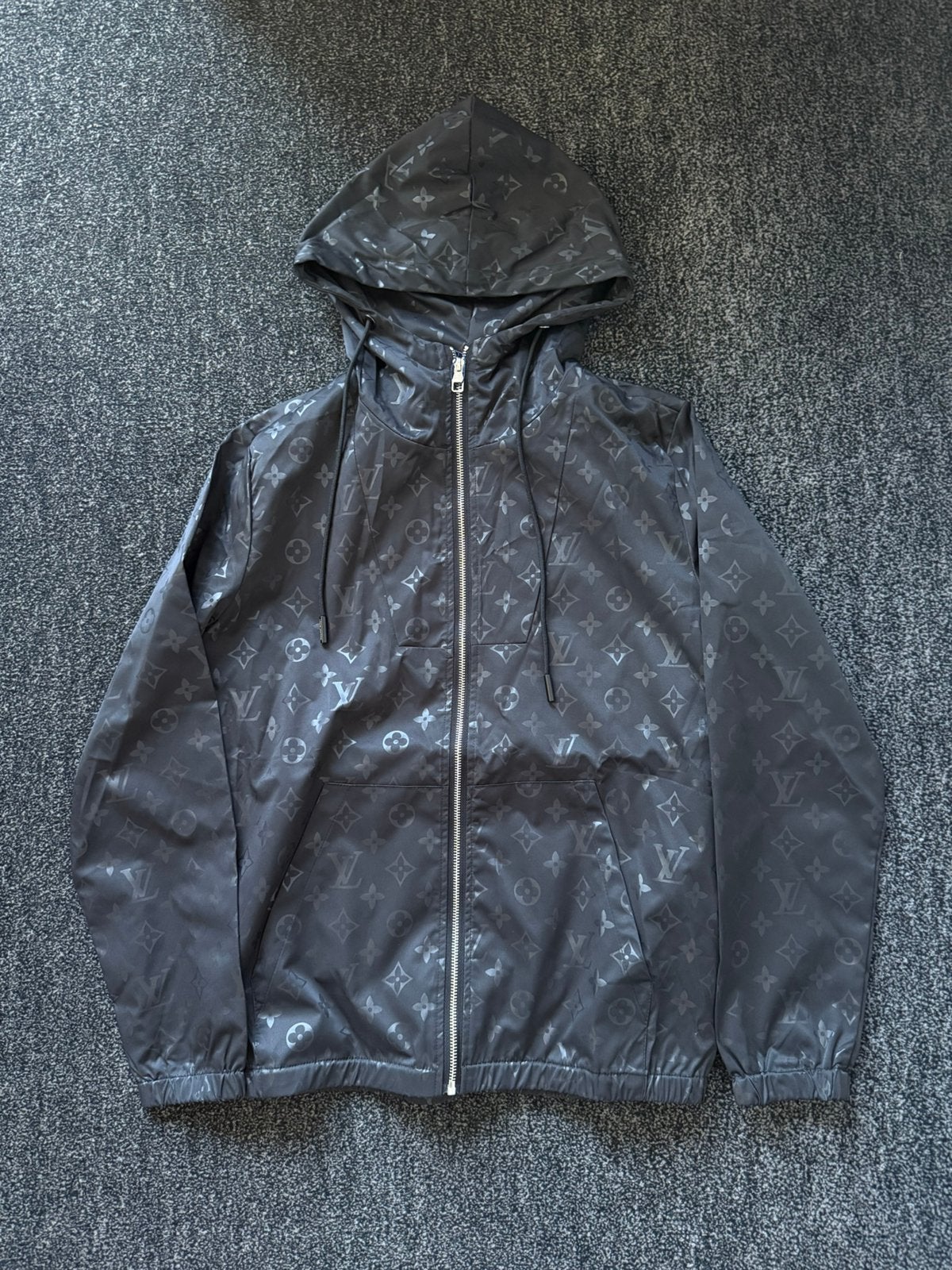 LÕUTS VYITTON windbreaker, Ophalen of Verzenden, Zo goed als nieuw, Overige maten