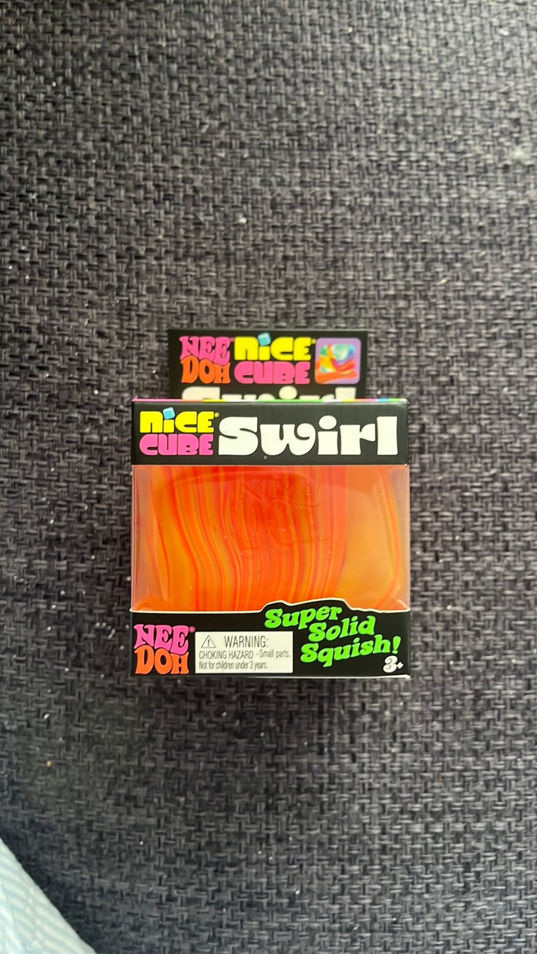 Gloednieuwe needoh squisy, Ophalen, Nieuw