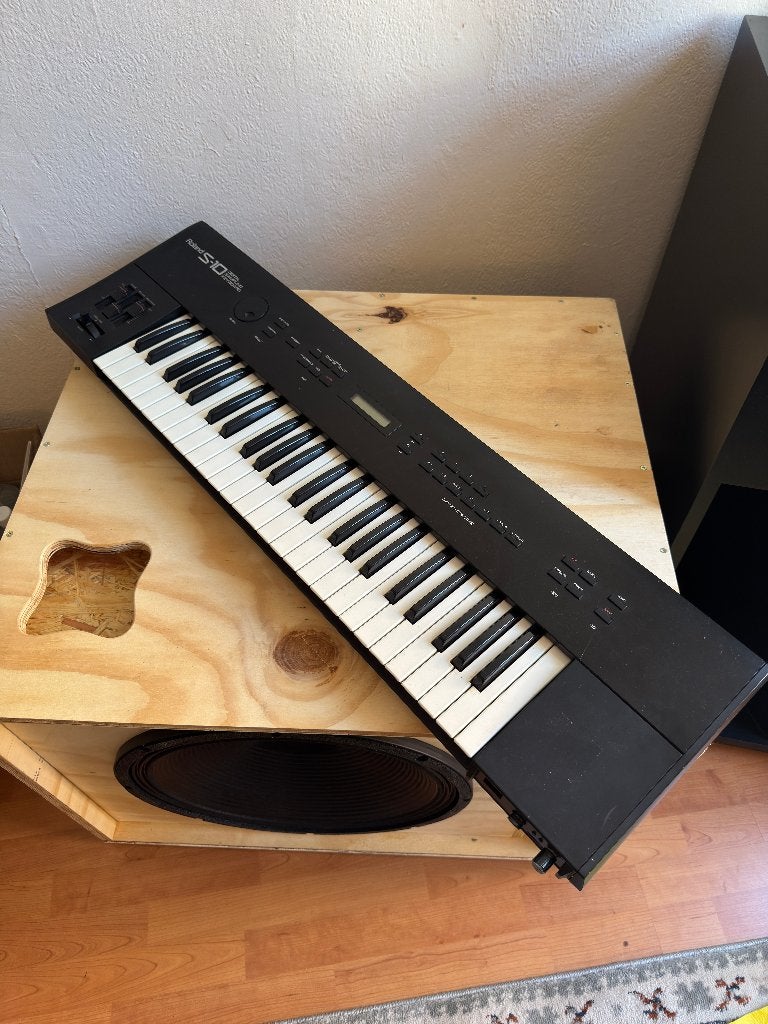 Roland S10, Muziek en Instrumenten, Samplers, Ophalen, Gebruikt