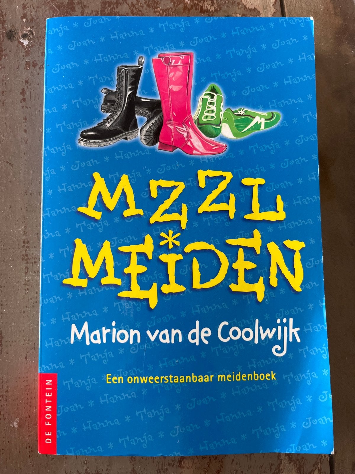 MZZL MEIDEN - Marion van de Coolwijk (Jeugdboek), Boeken, Ophalen of Verzenden, Gelezen, Fictie