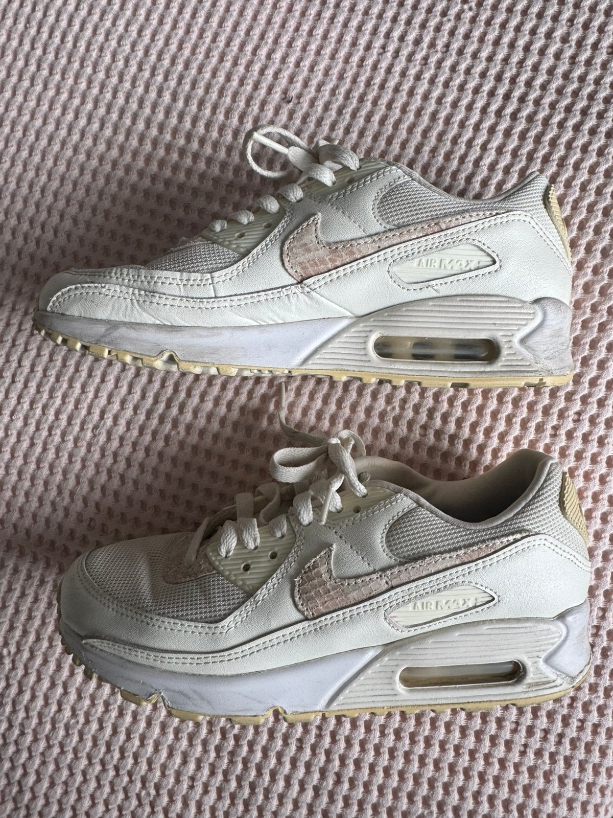 Nike air max 90 beige snake maat 39, Beige, Ophalen of Verzenden, Sneakers of Gympen, Gedragen