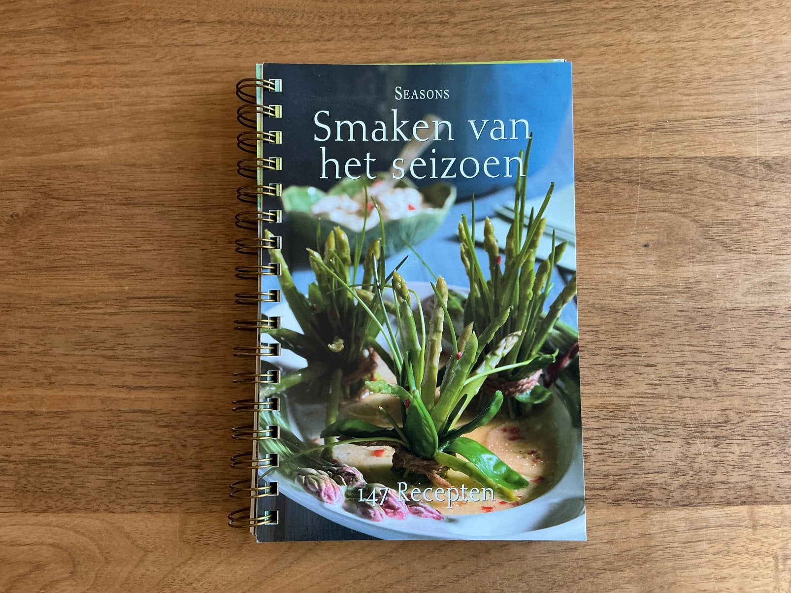 Kookboek Seasons - Smaken van het seizoen, Boeken, Ophalen of Verzenden, Zo goed als nieuw