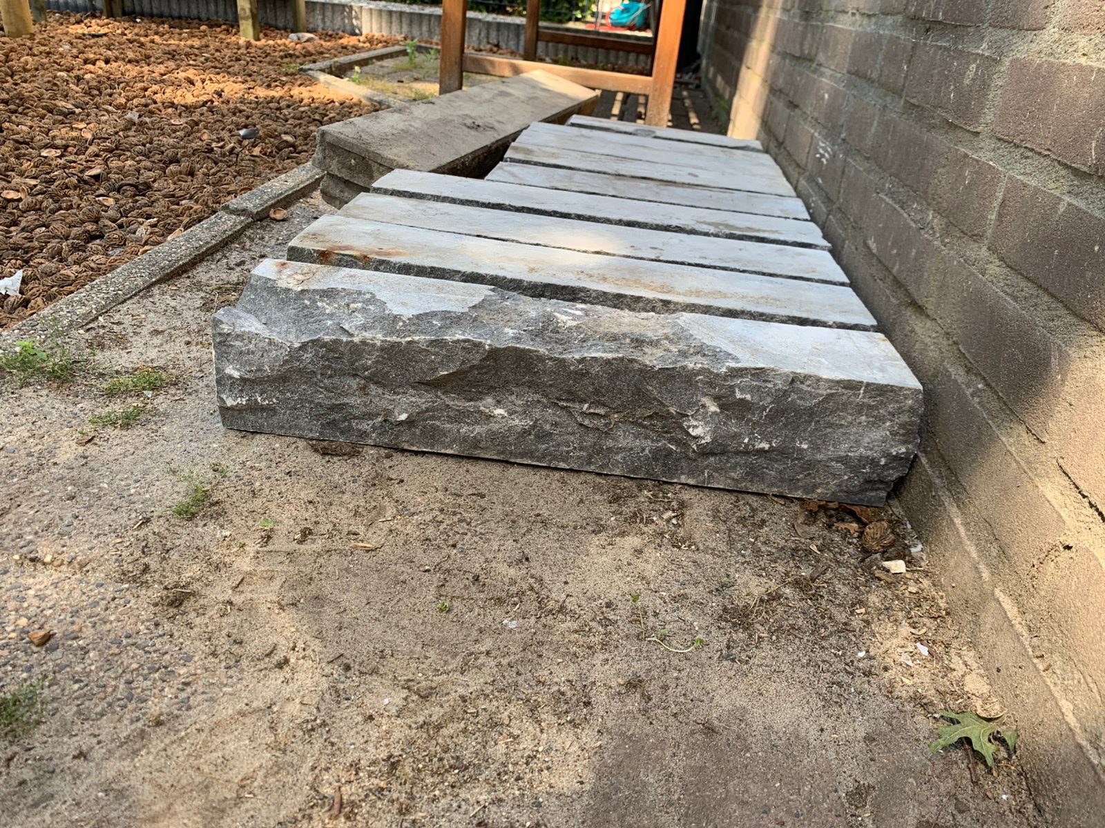 Gratis af te halen: hardstenen bielzen voor border, Tuin en Terras, Bielzen en Borders, Zo goed als nieuw, Biels, Natuursteen