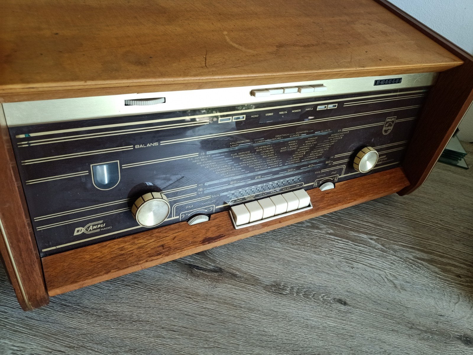 Vintage Philips buizen radio. Werkend, Ophalen, Gebruikt, Wereldontvanger