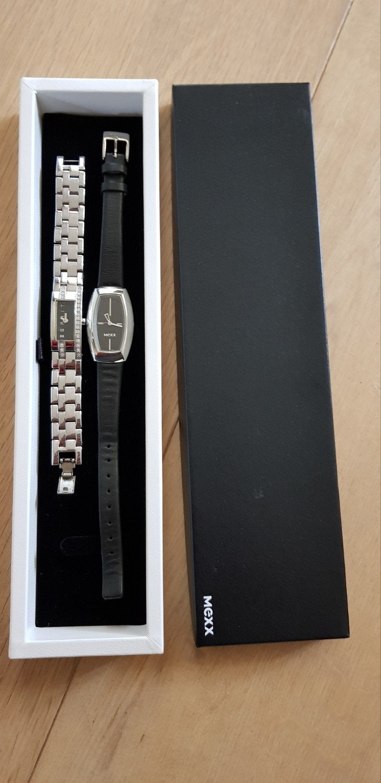 2 mexx horloges dames, Ophalen, Zo goed als nieuw, Leer, Overige merken