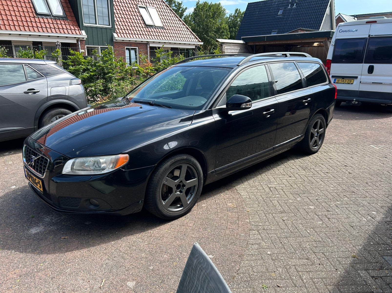 Volvo V70 2.4D Momentum 2009 in onderdelen, Auto's, Volvo, Achterwielaandrijving, Zwart, Zwart, Stationwagon