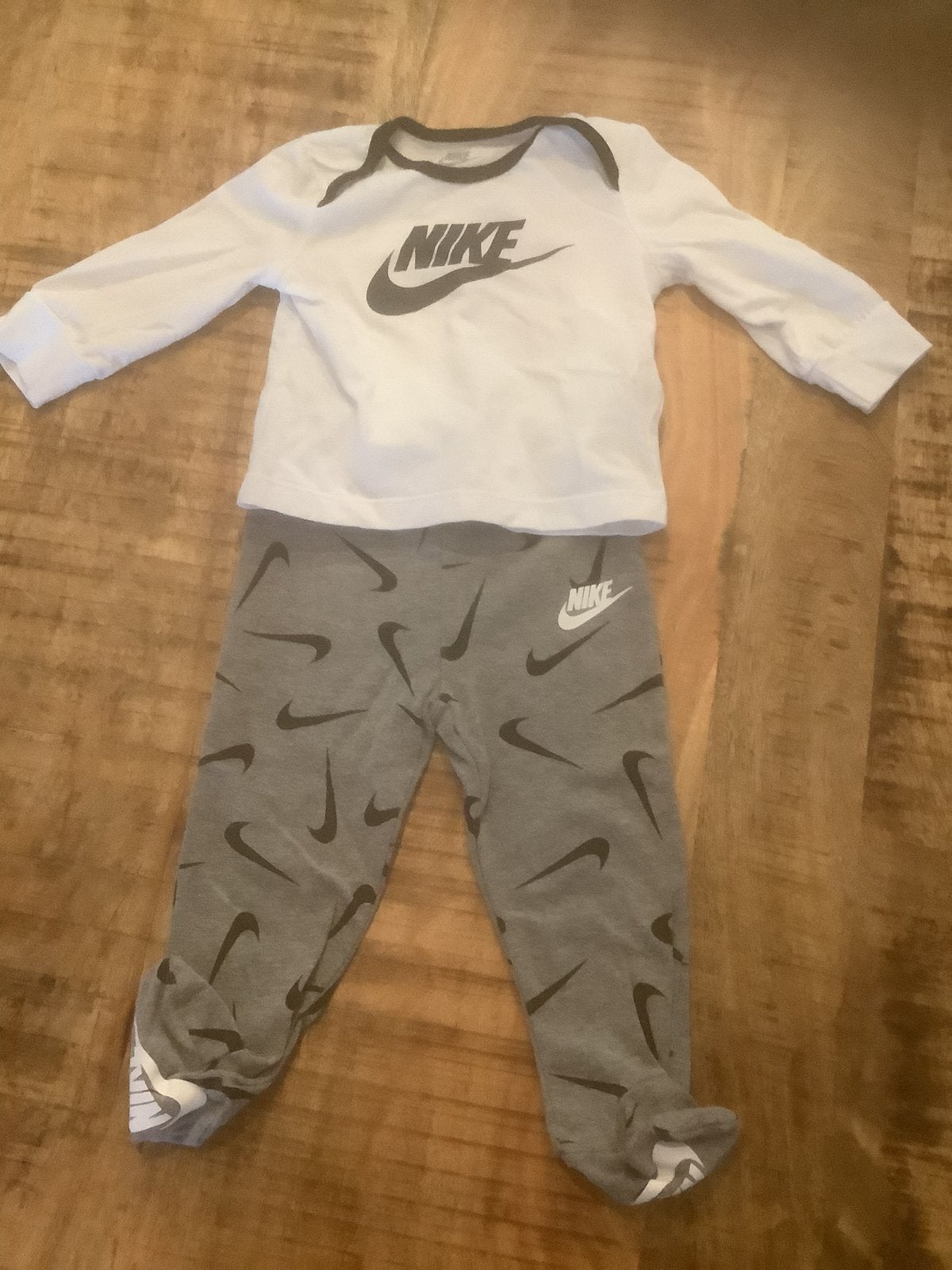 Leuk nike pakje, Kinderen en Baby's, Ophalen of Verzenden, Nieuw, Jongetje of Meisje, Pakje
