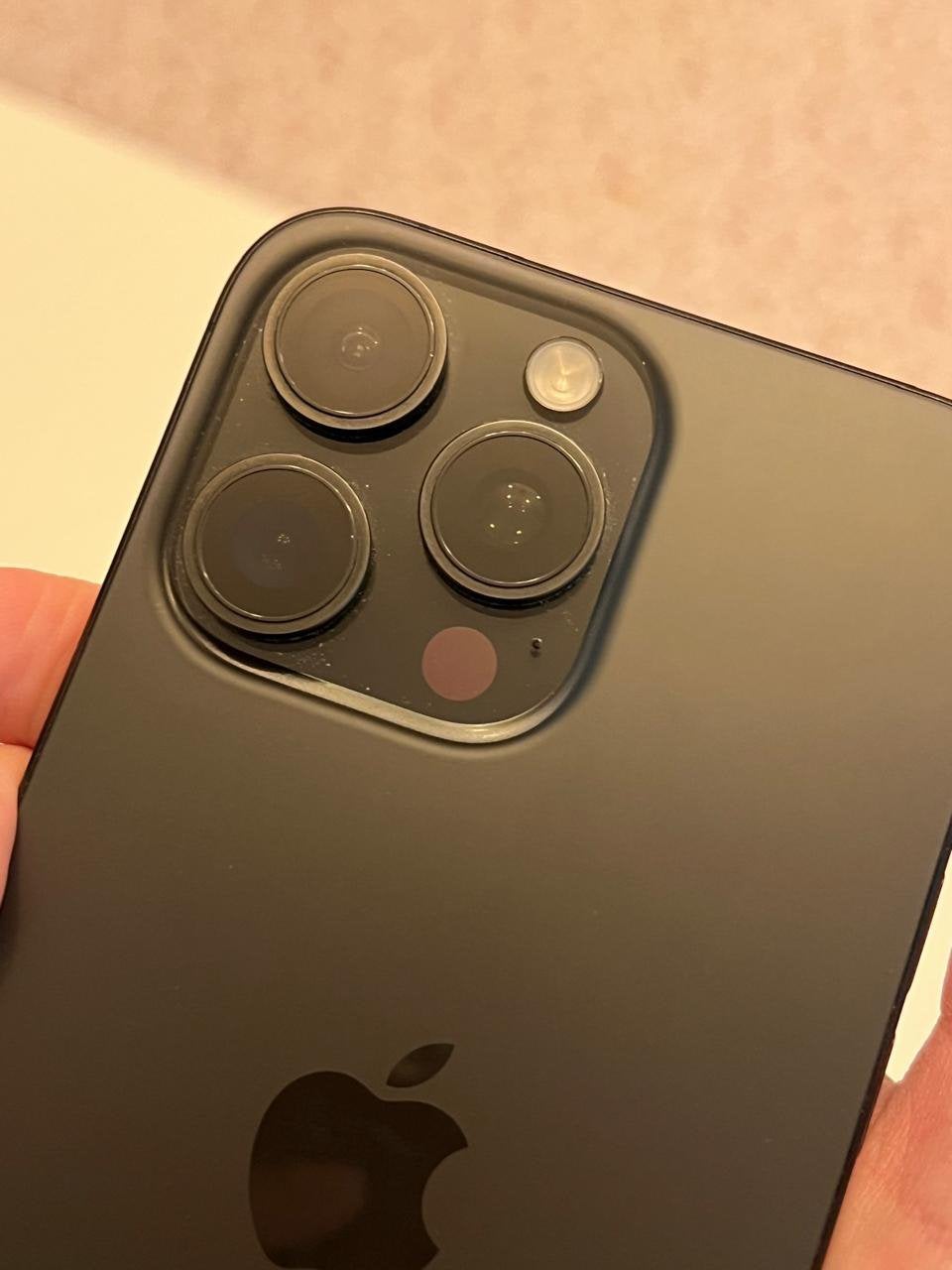 iPhone 15 Pro Max 256GB – Black Titanium eSIM only, Zwart, IPhone 15 Pro Max, Zo goed als nieuw, 85 %
