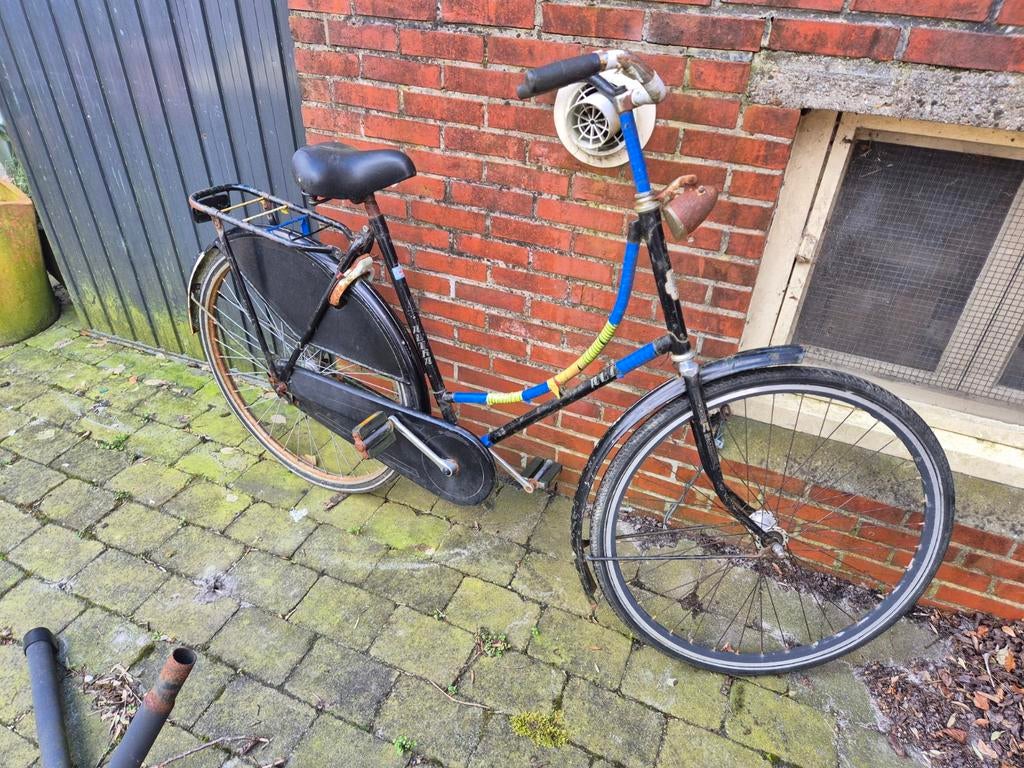Zwarte opoefiets met bagagedrager, Ophalen, Gebruikt, Overige merken