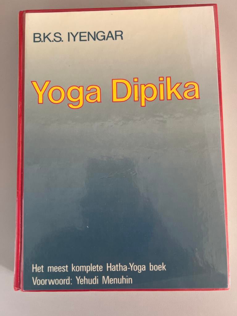 Yoga Dipika - B.K.S. Iyengar - Hatha-Yoga boek, Boeken, Ophalen of Verzenden, Gelezen, Gezondheid en Conditie