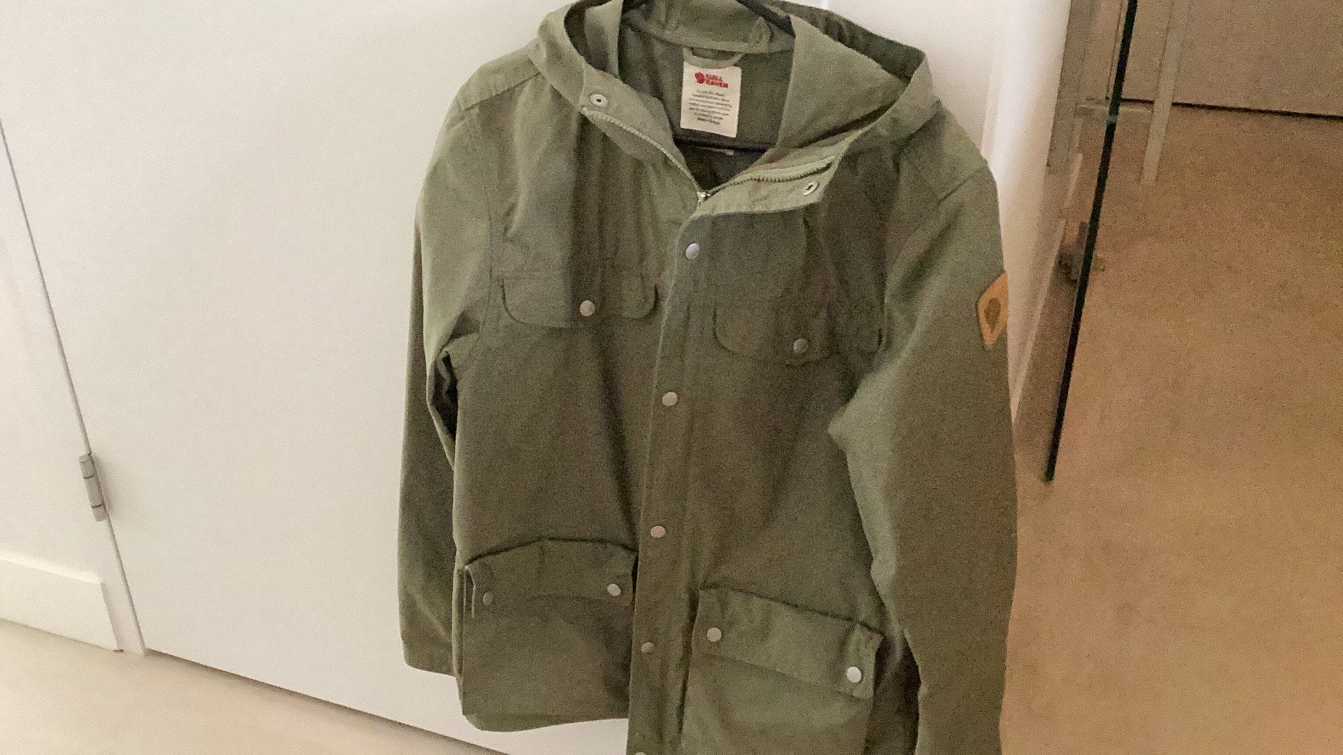 Fjällräven Kånken heren jas - zgan!, Ophalen, Zo goed als nieuw, Maat 48/50 (M), Groen