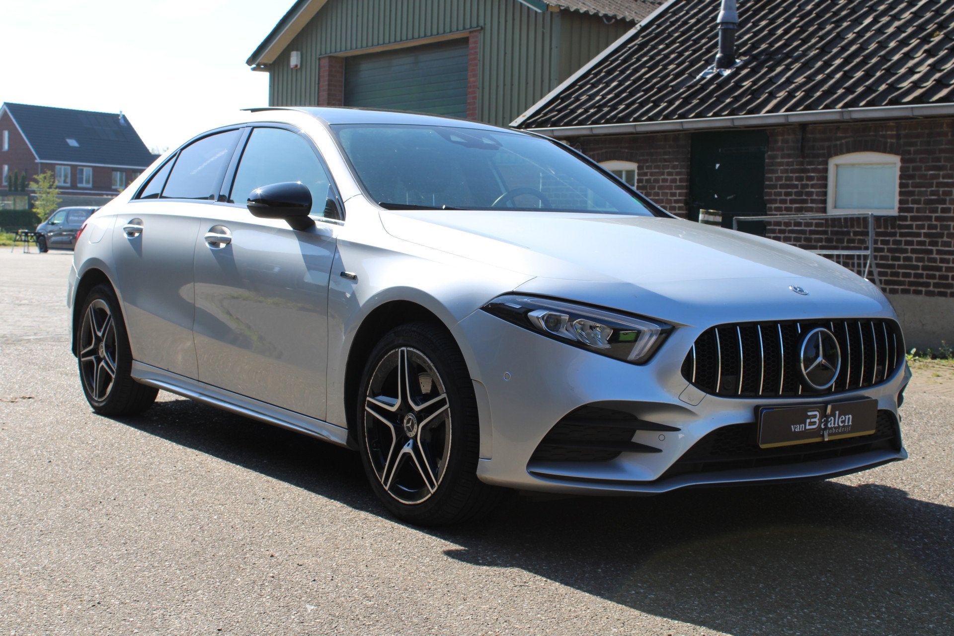Foto 3 van Mercedes-Benz A-Klasse 250 e PHEV AMG SOh 97,1% PANO SFEER L