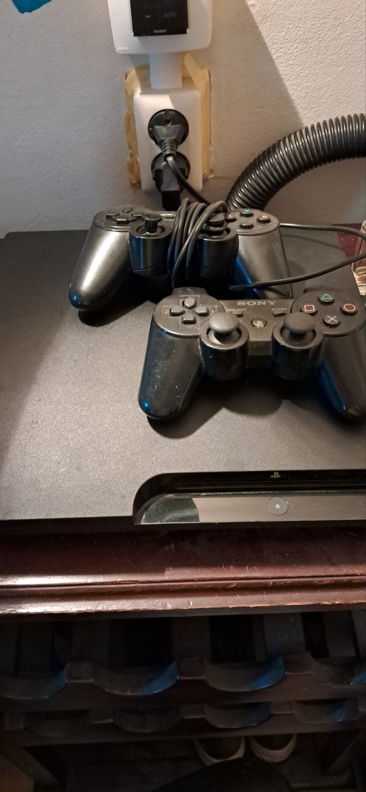 Sony PlayStation 3 Slim met 2 controllers, Spelcomputers en Games, Spelcomputers | Sony PlayStation 3, Gebruikt, Met 2 controllers