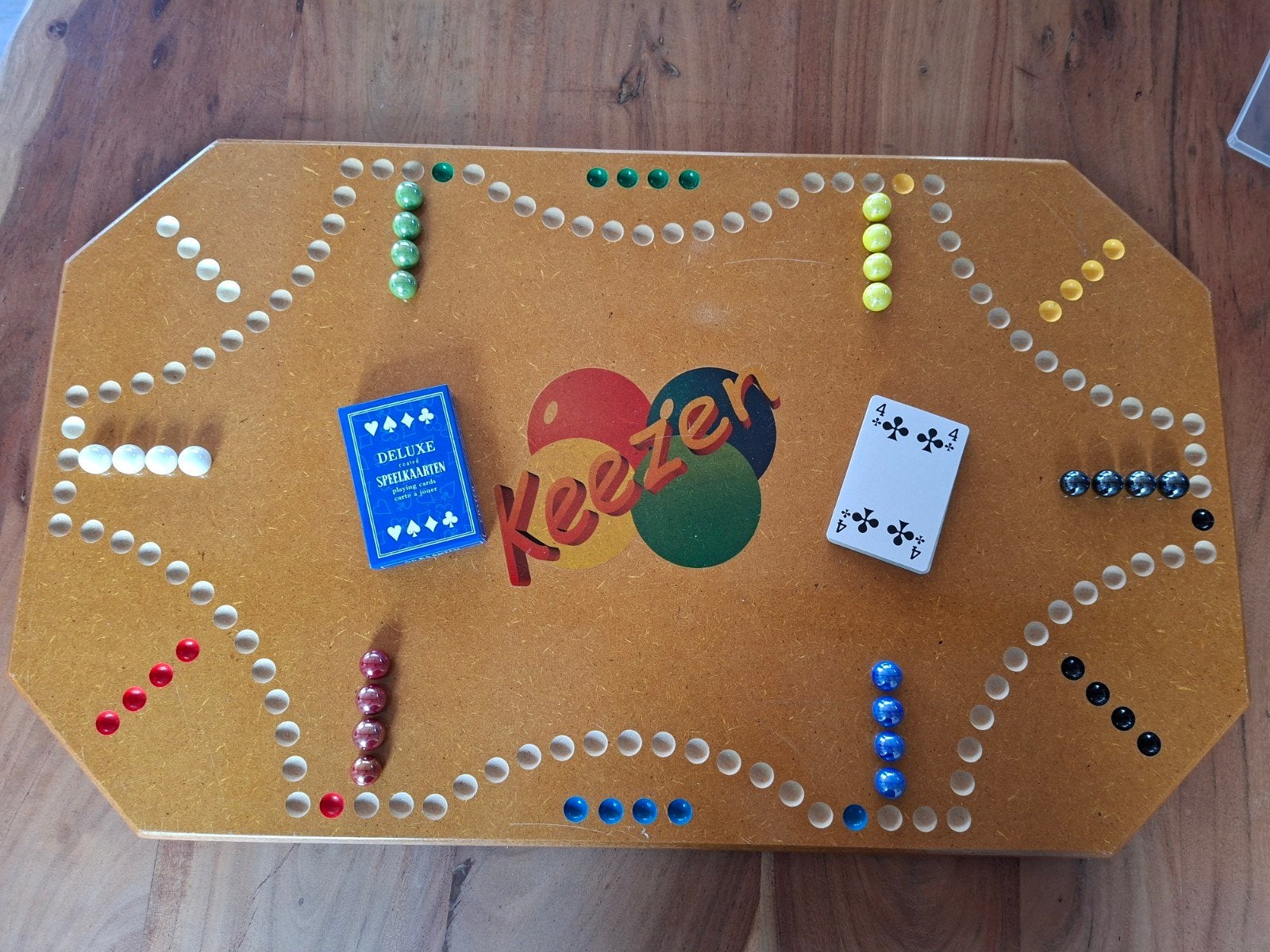 Houten keezenbord keezbord spel met knikkers dubbelzijdig, Vijf spelers of meer, Ophalen, Gebruikt