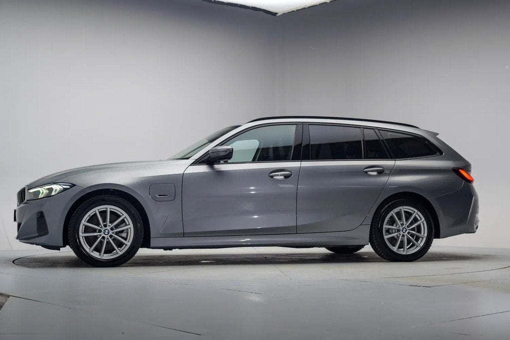 BMW 3 Serie Touring 330e High Executive Sport NW-Model [ HUD, Auto's, Automaat, 1998 cc, 1800 kg, Gebruikt