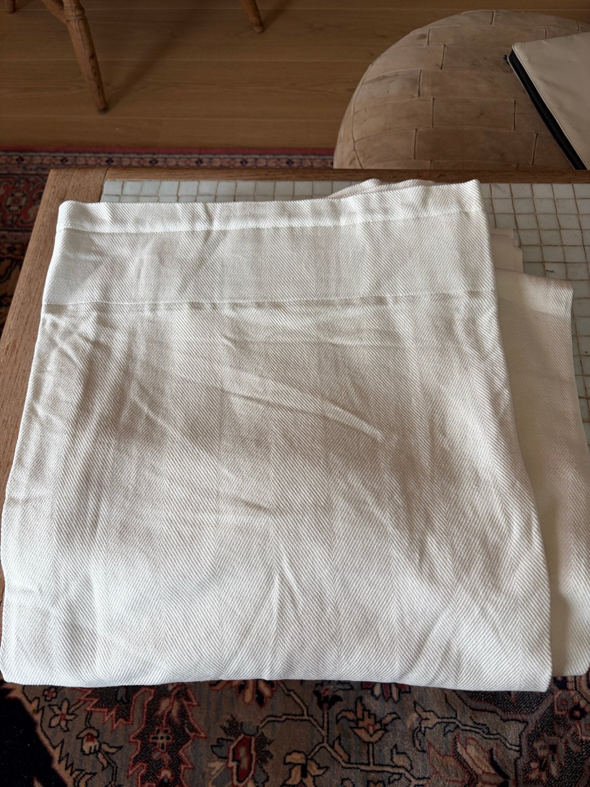 IKEA Tibast Gordijnen Wit 145x300 cm Plooiband (paar), Huis en Inrichting, Stoffering | Gordijnen en Lamellen, Gebruikt, 100 tot 150 cm
