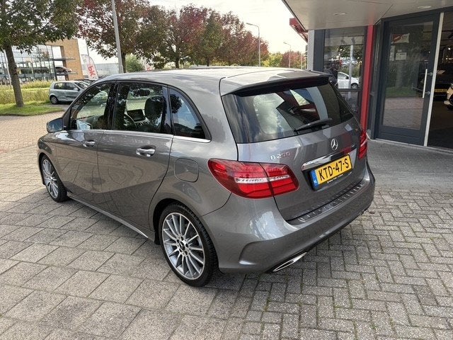 Mercedes-Benz B-Klasse 200 Prestige | Navi Camera | Cruise |, 1325 kg, Gebruikt, Leder en Stof, 1595 cc