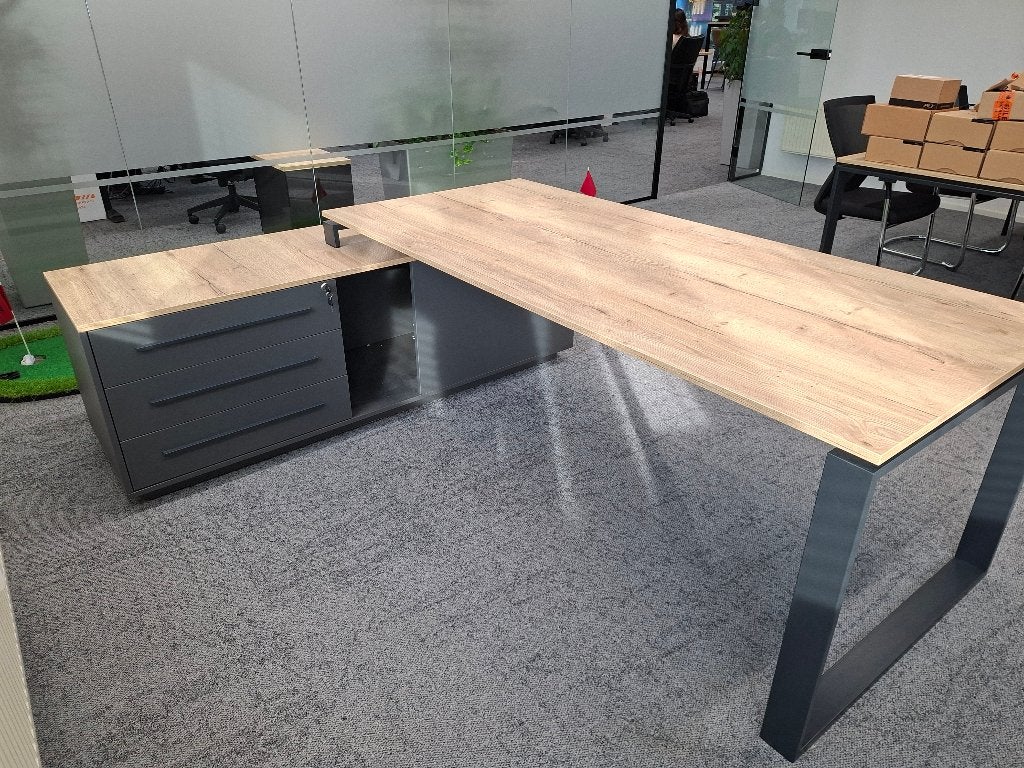 directiebureau cube 224x180cm., Receptie of Entree, Ophalen, Gebruikt, Bureau